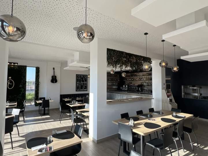 Restaurant avec terrasse Yèbles