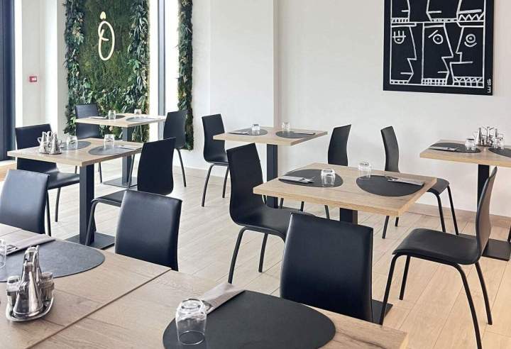 Restaurant avec terrasse en été Yèbles