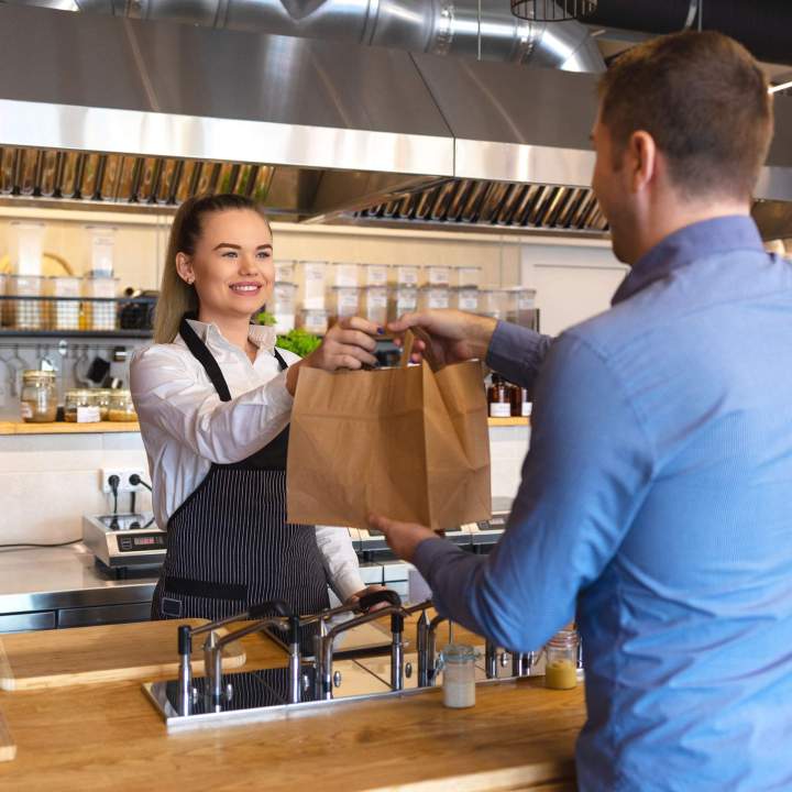 Poulet à emporter disponible sur commande tous les vendredis et samedis